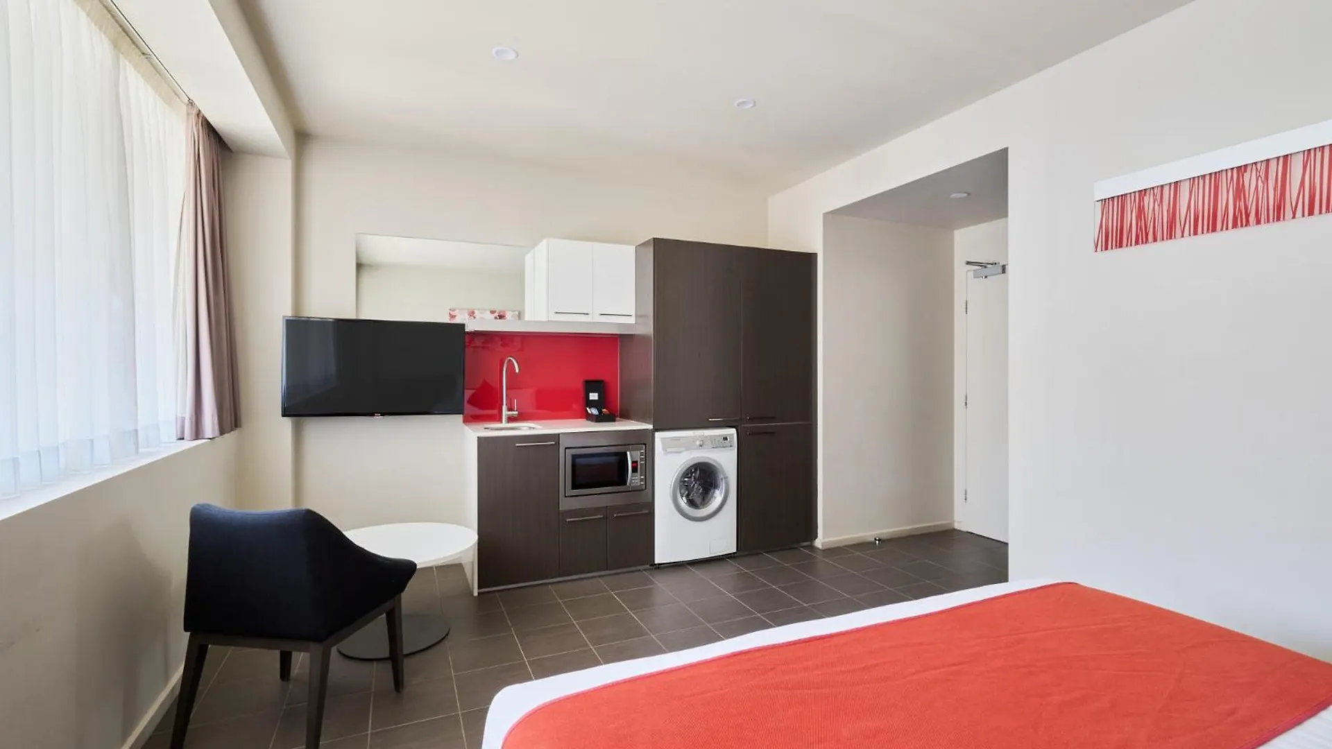 Abode Woden Aparthotel Canberra 4*,  Australia