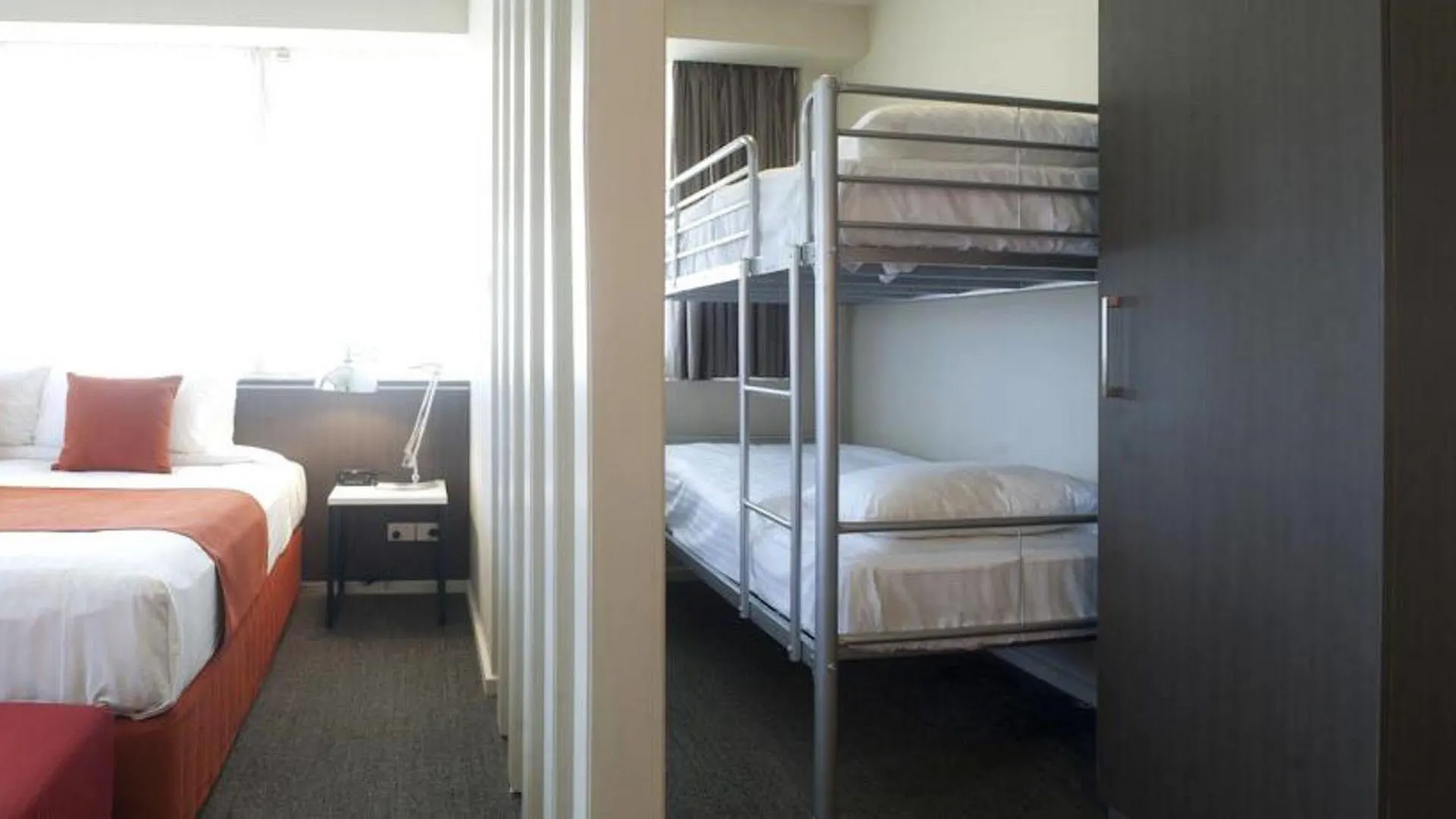 Abode Woden Aparthotel Canberra 4*,  Australia